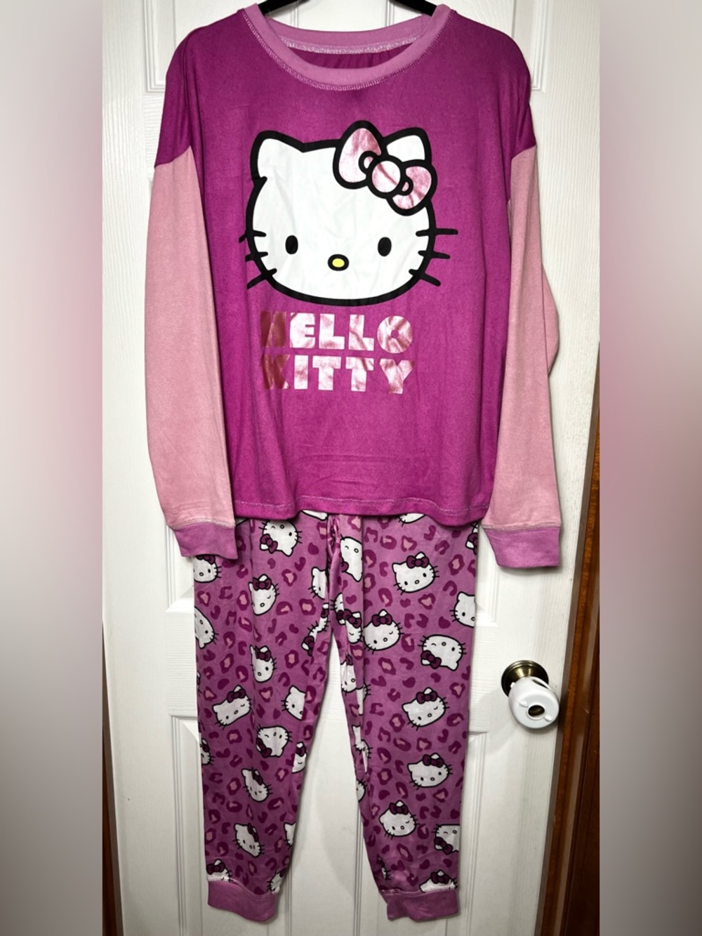 (NWT) Women’s Hello Kitty Pajama Set Pink Size M